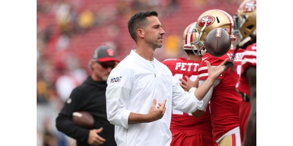 San Francisco 49ers huvudtränare Kyle Shanahan ser ut att förbli ödmjuk framåt